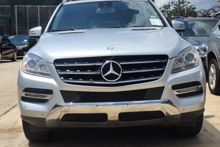 Mercedes Benz ML front view