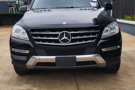Mercedes benz ML 350 Front View