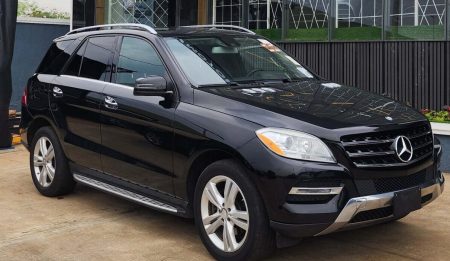 Mercedes benz ML 350 side