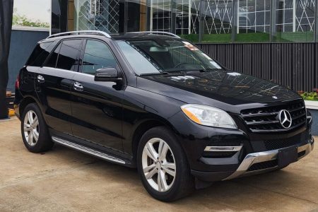 Mercedes benz ML 350 side