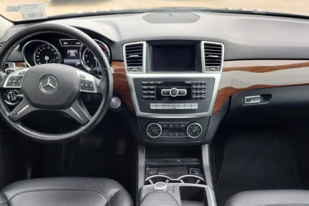 Mercedes benz ML 350 dashboard