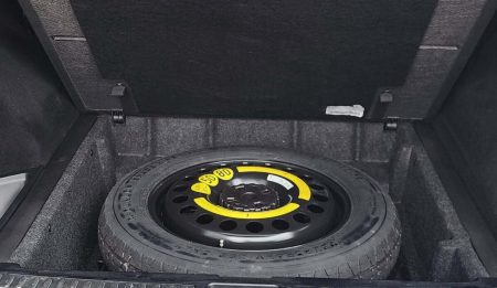 Mercedes benz ML 350 spare tyre trunk