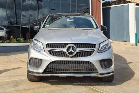 Mercedes benz gle450 Front view