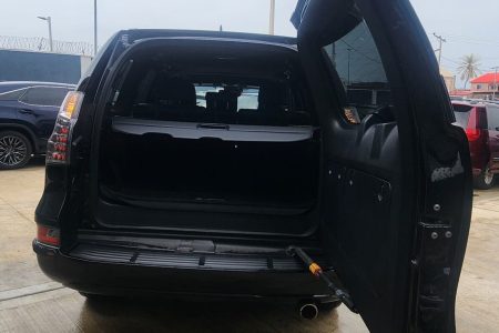 Lexus GX trunk