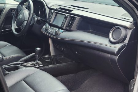 Toyota Rav4 dashboard side