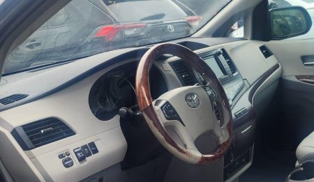 toyota sienna 2011 driver side