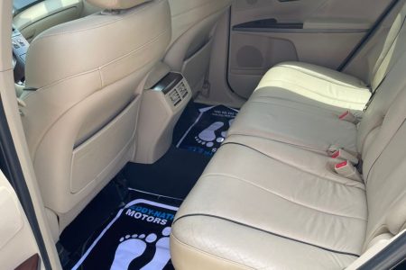TOYOTA VENZA back seat