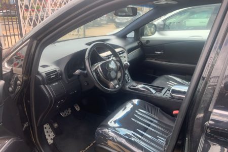 Lexus RX 350 dashboard sideview