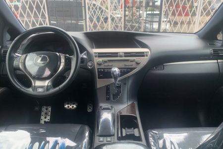 Lexus RX 350 dashboard